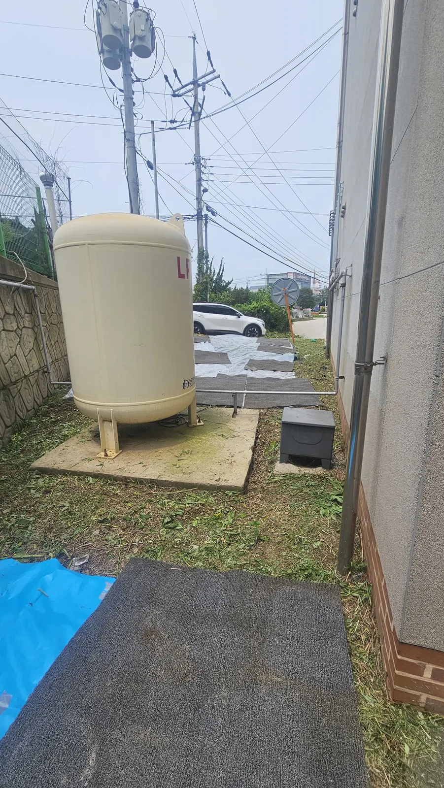 공실건물잡초제거 현장 사진 1